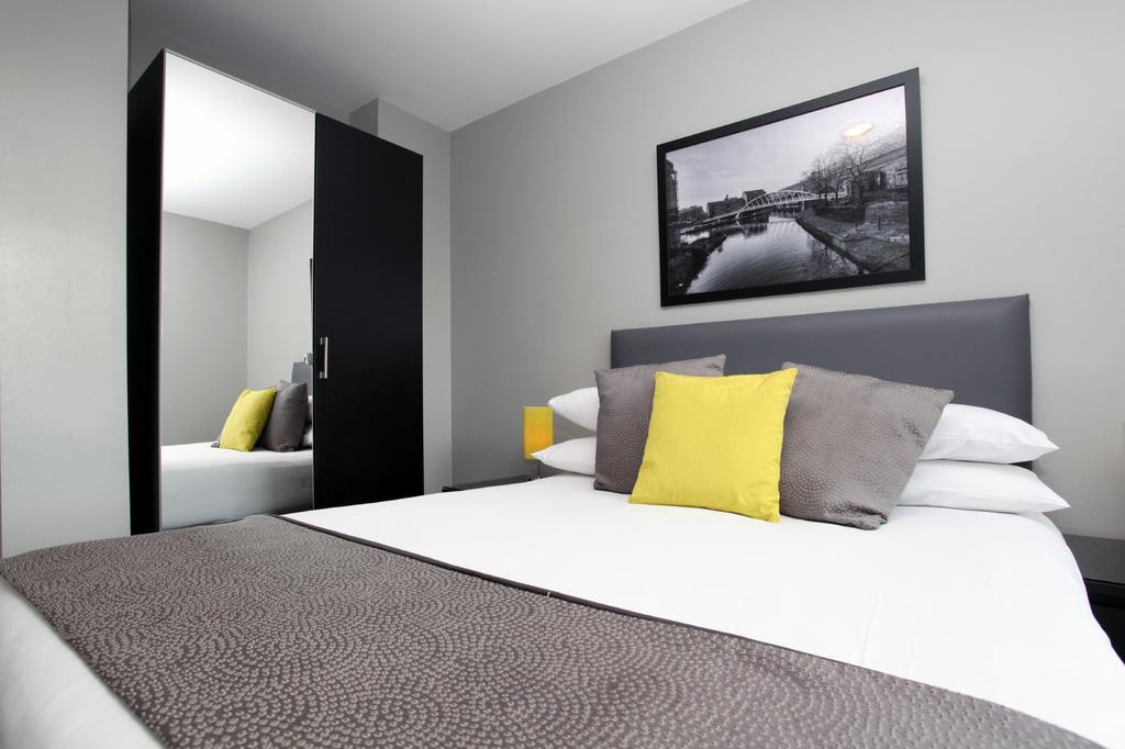 The City Warehouse Aparthotel Манчестър Екстериор снимка